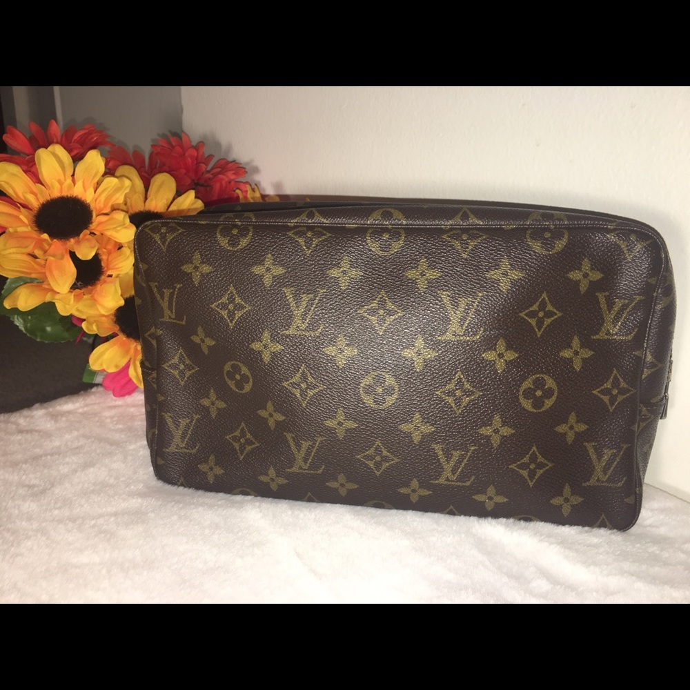 Louis Vuitton Cosmetic Pouch Trousse Toilette 28